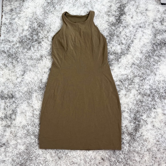 Lululemon Slim-Fit Above-Knee Dress in Artifact Size 8 - Picture 3 of 6